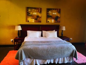 Riverstone Lodge