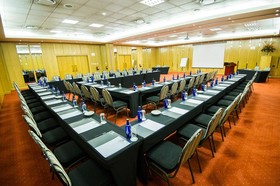 Sierra Burgers Park Hotel