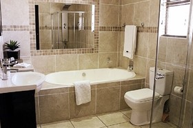 Casa Flora Guesthouse