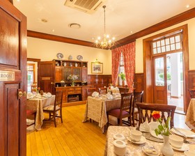 Courtyard Hotel Arcadia