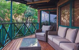 Cussonia Country Home