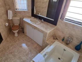 Cussonia Country Home