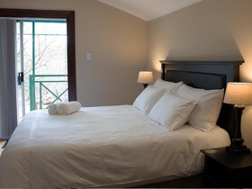 Cussonia Country Home