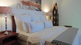 Dinkwe Lodge & Guest House