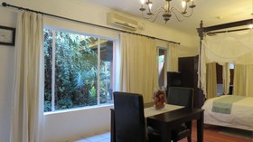 Dinkwe Lodge & Guest House