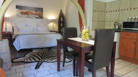 Dinkwe Lodge & Guest House