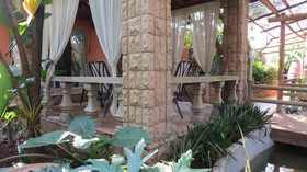 Dinkwe Lodge & Guest House