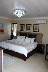 El Gran Chaparral Guest House
