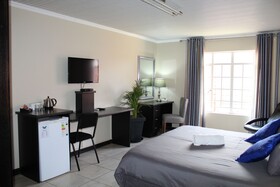 El Gran Chaparral Guest House
