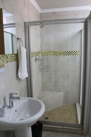 El Gran Chaparral Guest House