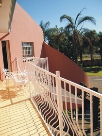 El Gran Chaparral Guest House