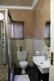 El Gran Chaparral Guest House