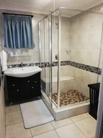 El Gran Chaparral Guest House