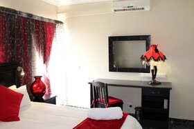 El Gran Chaparral Guest House