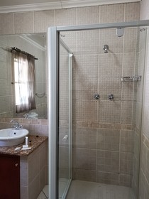 Erasmus Manor Guest House