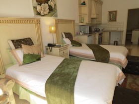 Kleineweide Guest House