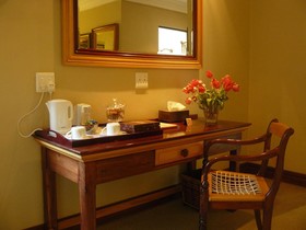 The Woodpecker Inn