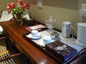 The Woodpecker Inn