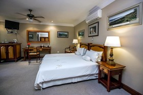 The Woodpecker Inn