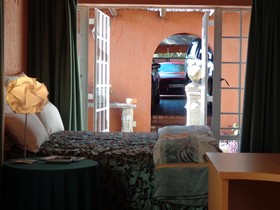 Treetops & Treats Guest House