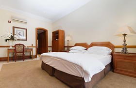 Apogee Boutique Hotel & Spa