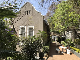 Waterhouse Guest Lodge in Muckleneu