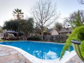 Wild Peach Inn