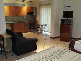 Golden Rose Lodge