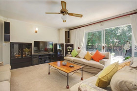 Lenox Lodge Guesthouse