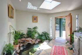 Lenox Lodge Guesthouse