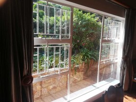 Chez Esme Guest House