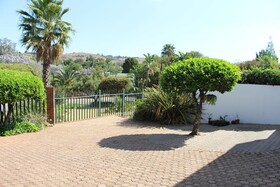 Chez Esme Guest House