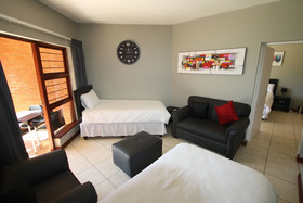 JoziStay - Savannah Lodge Apartments