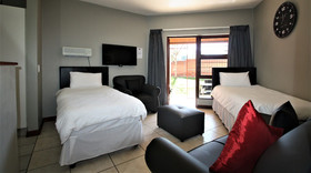 JoziStay - Savannah Lodge Apartments