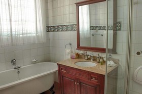 Kleine Constantia Boutique Guest House