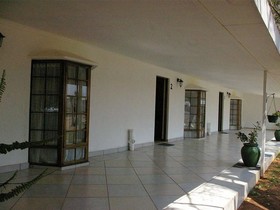 Black Swan Guest House