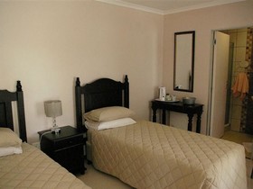 Black Swan Guest House