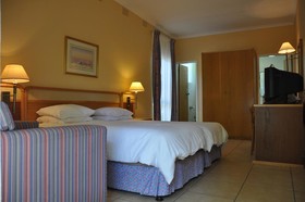 Safari Lodge, Hotel & Convention Centre