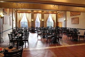 Safari Lodge, Hotel & Convention Centre