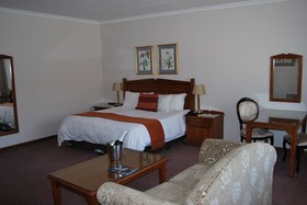 Safari Lodge, Hotel & Convention Centre