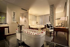 DAVINCI Hotel and Suites