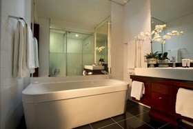 DAVINCI Hotel and Suites
