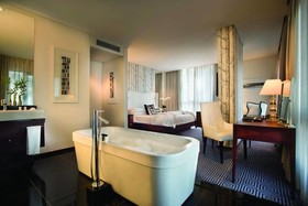 DAVINCI Hotel and Suites