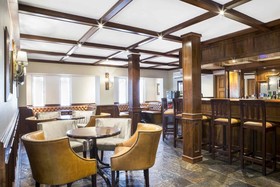 Premier Hotel Falstaff