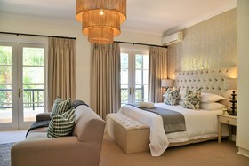 Mont d'Or Hyde Park