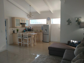Pepper Tree Bed & Breakfast