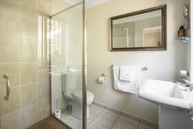 Sandton Slippers Bed & Breakfast
