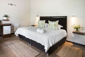 Sandton Slippers Bed & Breakfast