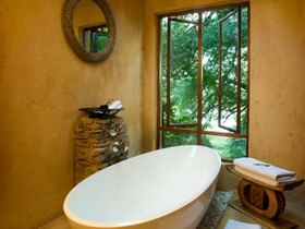 Pondoro Game Lodge