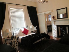 The 3 Chimneys Guest House